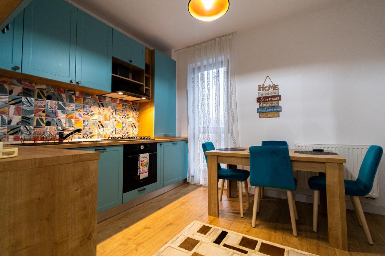 Lighthouse Central Apt With Unique Views Of The Fortress, Free Parking, 5 Min By Car From The Old Town Apartment Brașov Exterior foto