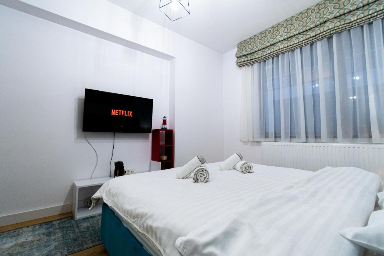 Lighthouse Central Apt With Unique Views Of The Fortress, Free Parking, 5 Min By Car From The Old Town Apartment Brașov Exterior foto