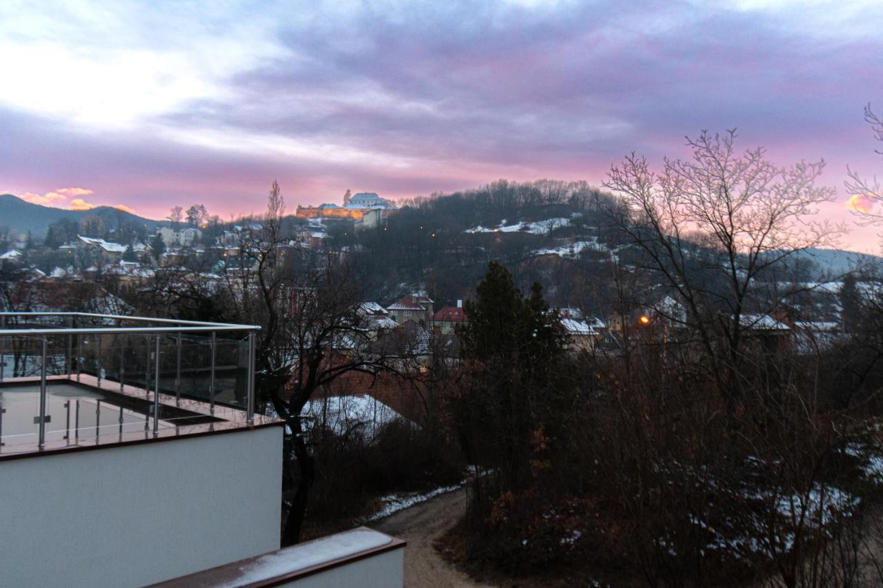 Lighthouse Central Apt With Unique Views Of The Fortress, Free Parking, 5 Min By Car From The Old Town Apartment Brașov Exterior foto