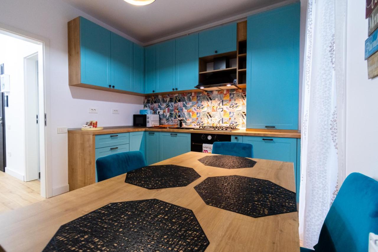 Lighthouse Central Apt With Unique Views Of The Fortress, Free Parking, 5 Min By Car From The Old Town Apartment Brașov Exterior foto